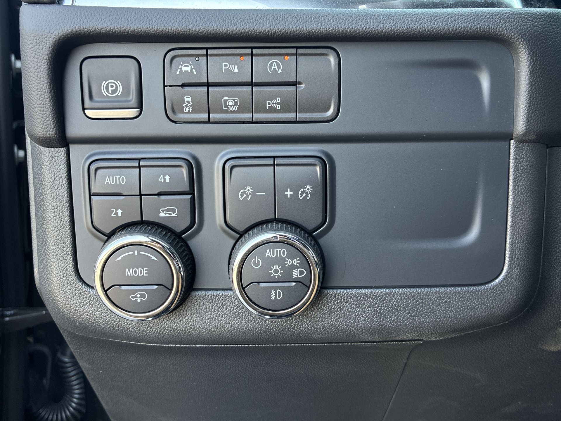 2025 Chevrolet Tahoe RST photo 16