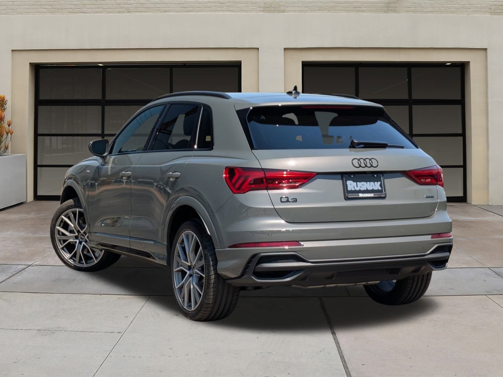 2025 Audi Q3 Premium Plus S line photo 2