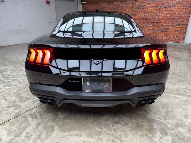 2025 Ford Mustang EcoBoost Premium photo 2
