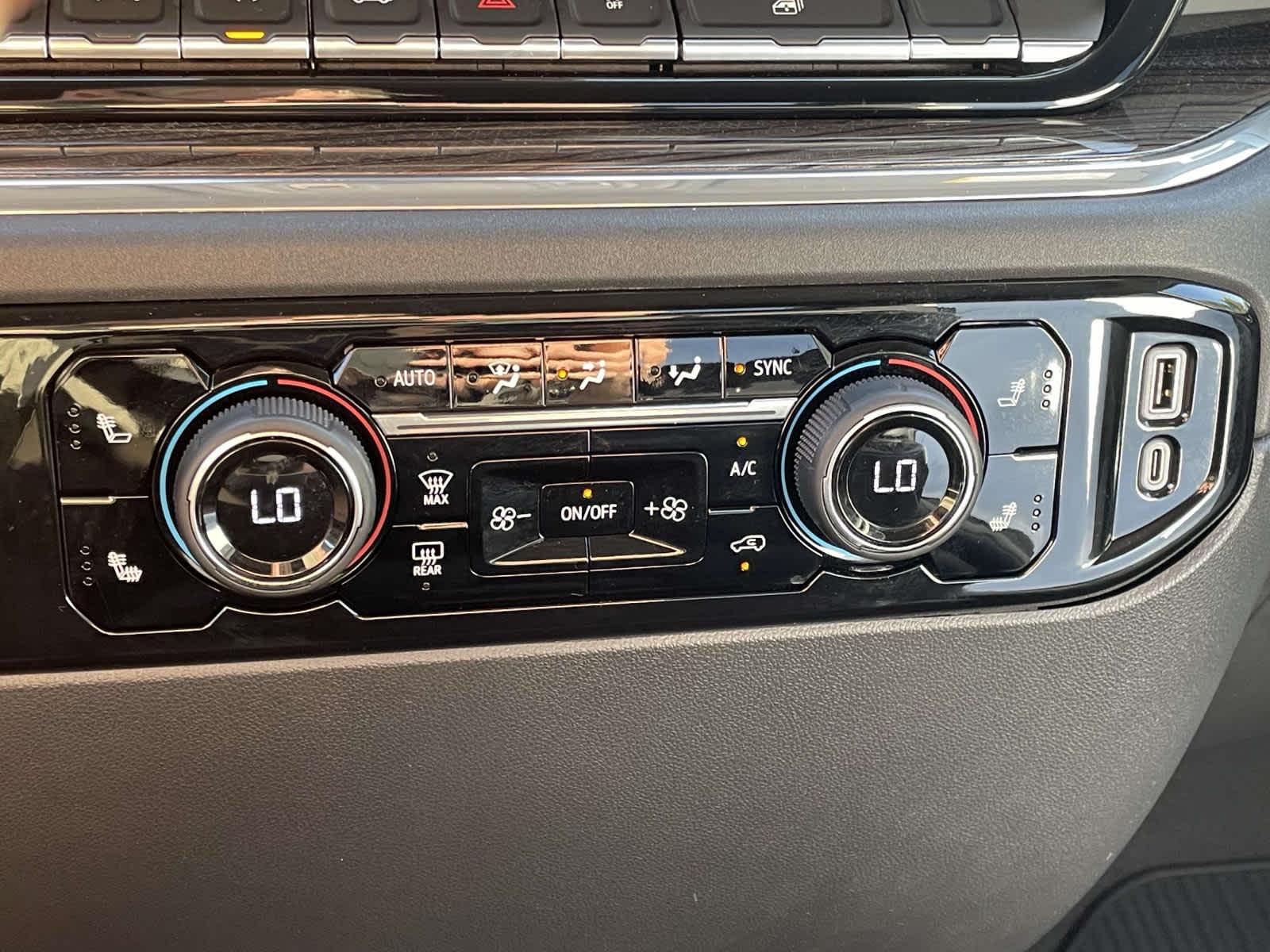 2024 Chevrolet Silverado 1500 LT photo 19