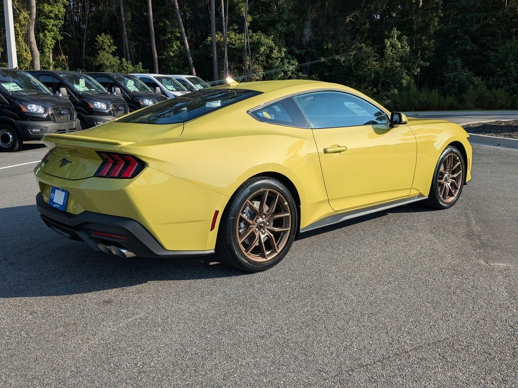 2025 Ford Mustang EcoBoost Premium photo 4