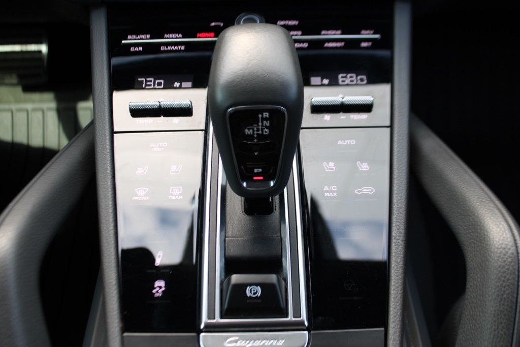 2021 Porsche Cayenne S photo 28