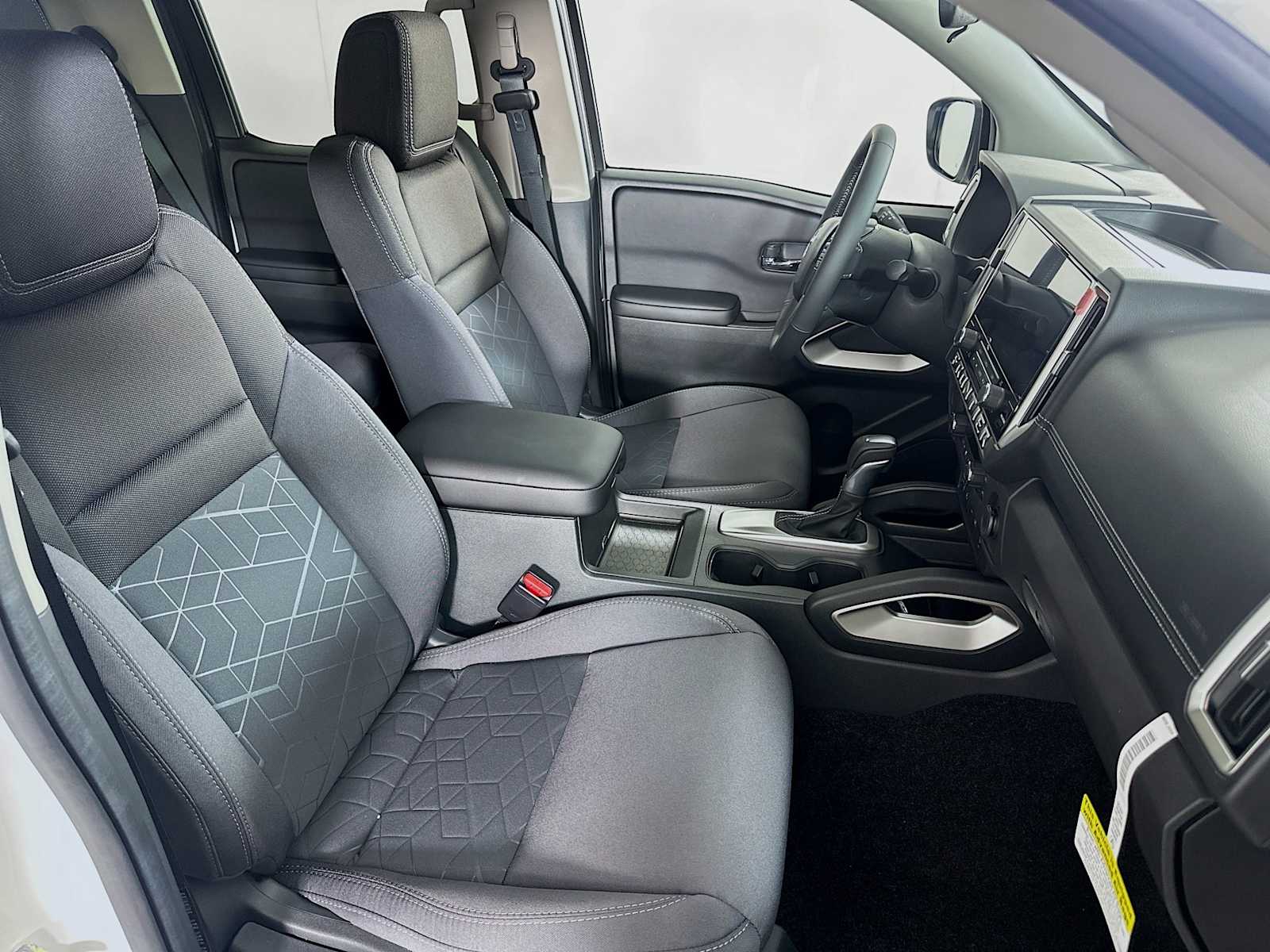 2025 Nissan Frontier SV photo 25