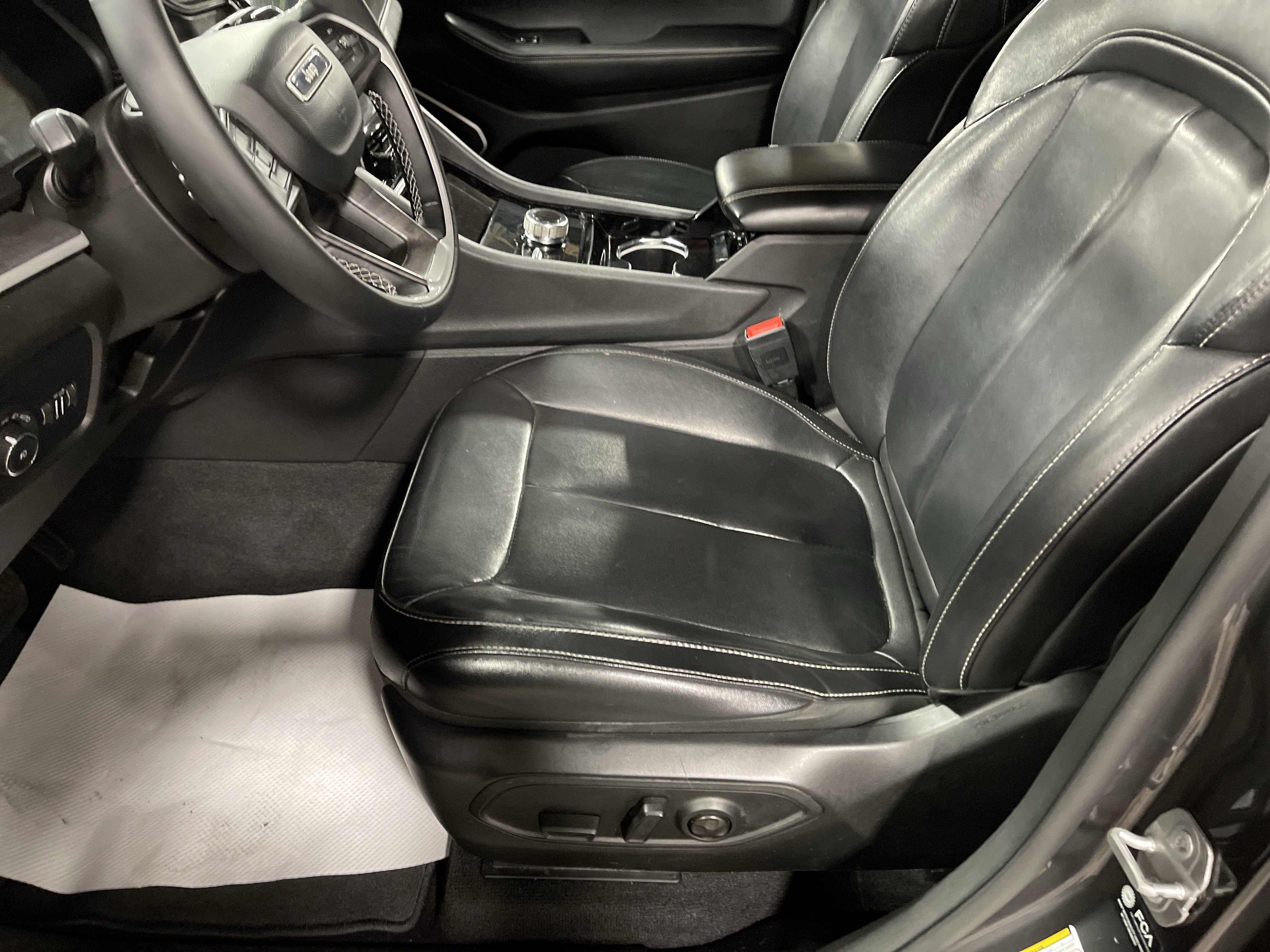2022 Jeep Grand Cherokee Limited photo 9