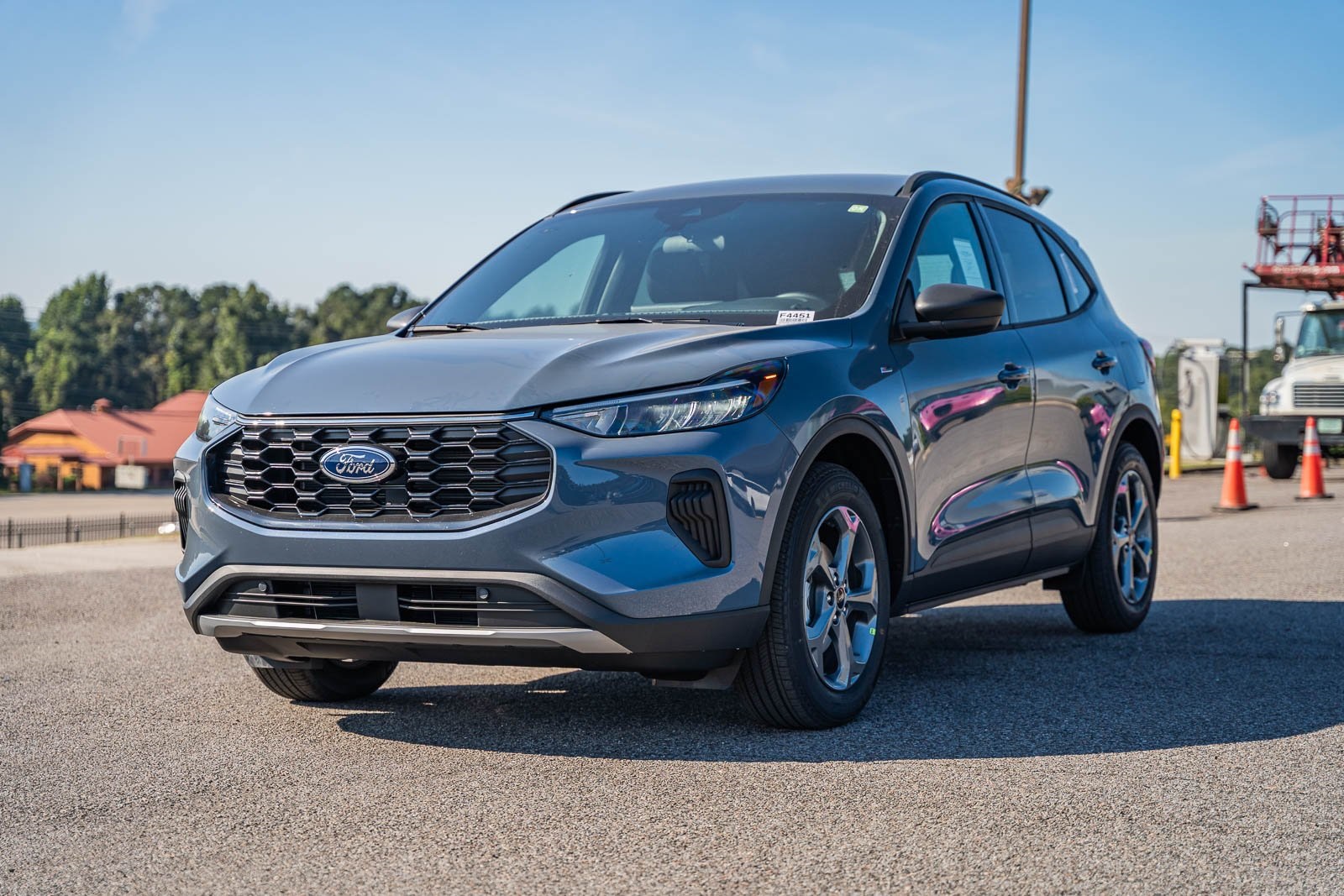 2025 Ford Escape ST-Line photo 2