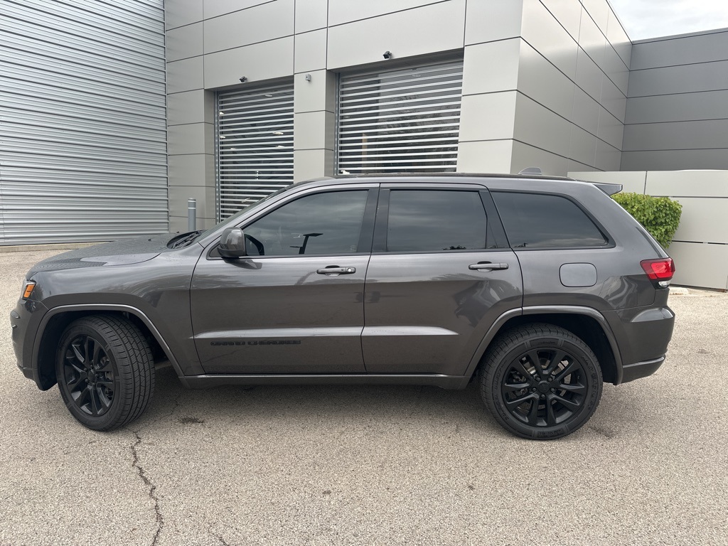 2020 Jeep Grand Cherokee Laredo photo 5