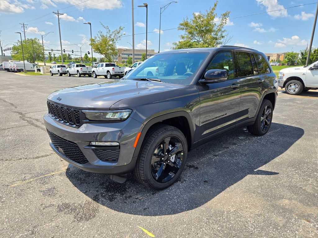 2025 Jeep Grand Cherokee Limited photo 2