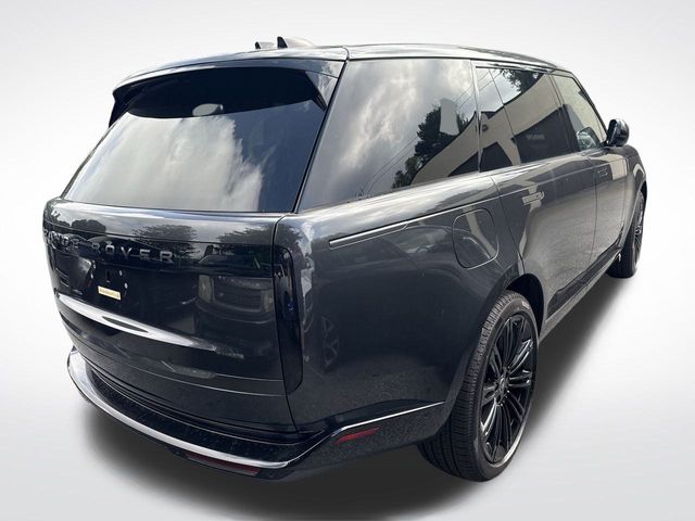 2025 Land Rover Range Rover SE photo 4