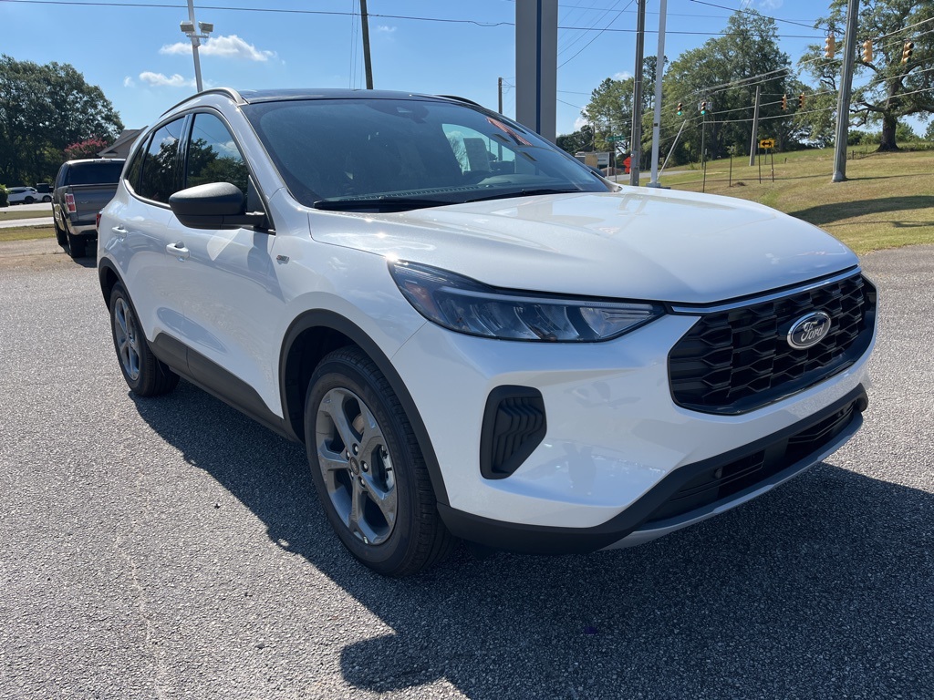 2025 Ford Escape ST-Line photo 3
