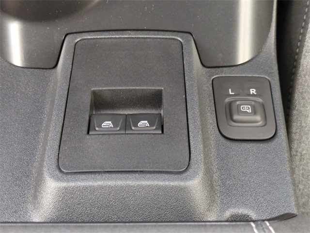 2025 Ford Bronco Base photo 21