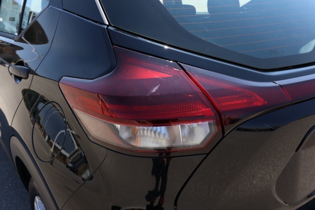 2025 Nissan Kicks Play S photo 6