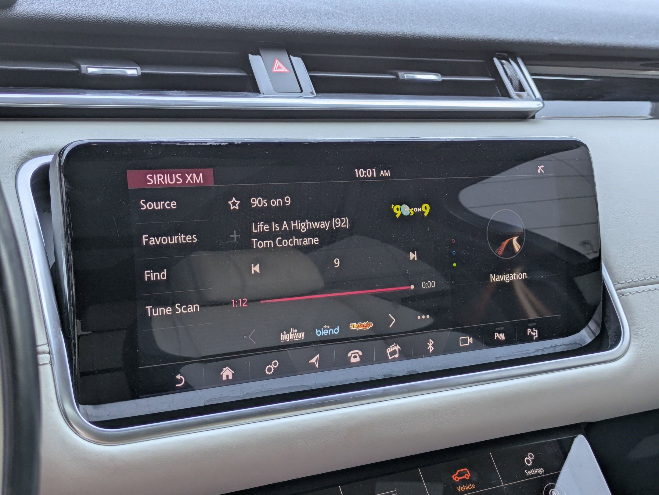 2020 Land Rover Range Rover Velar R-Dynamic HSE photo 19