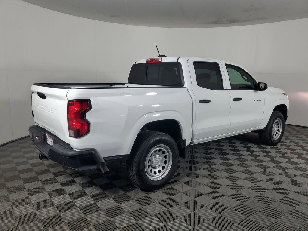 2025 Chevrolet Colorado LT photo 4