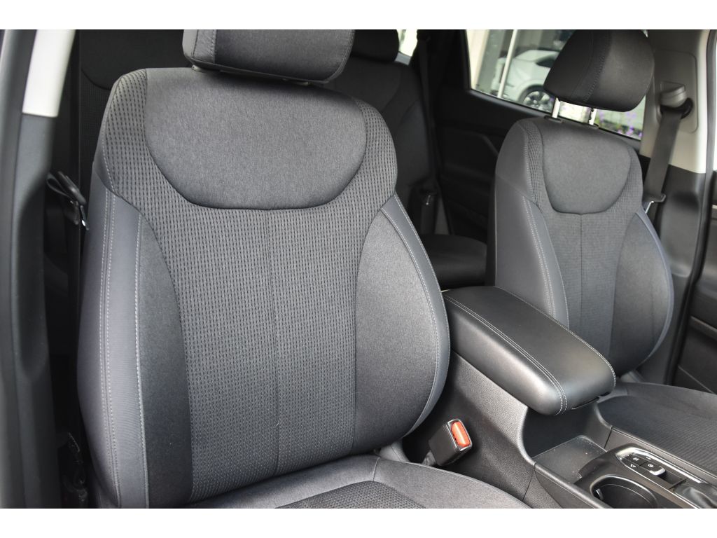 2020 Hyundai Santa Fe SE photo 25