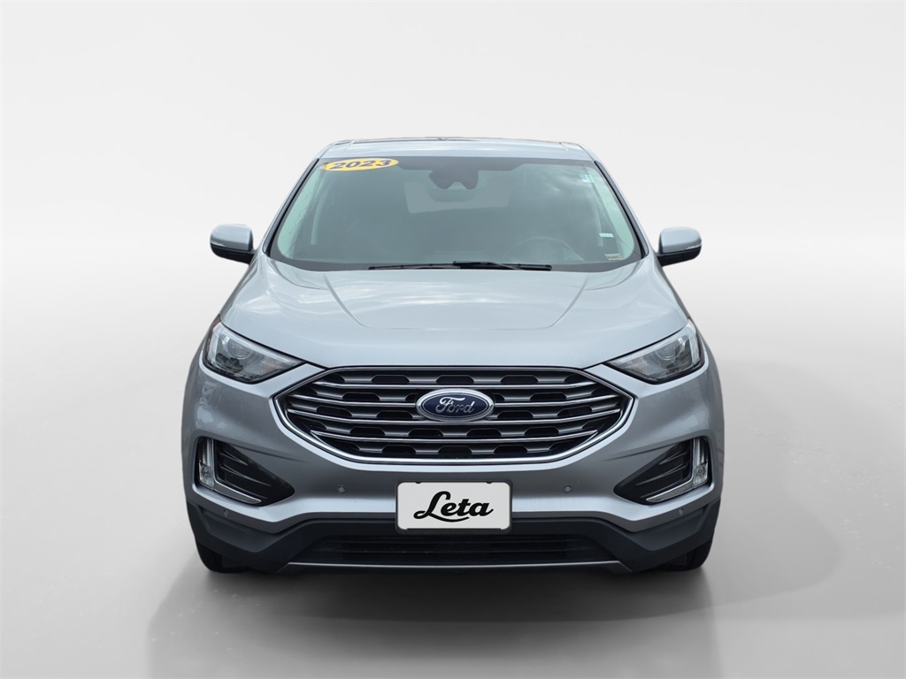 2023 Ford Edge Titanium photo 3