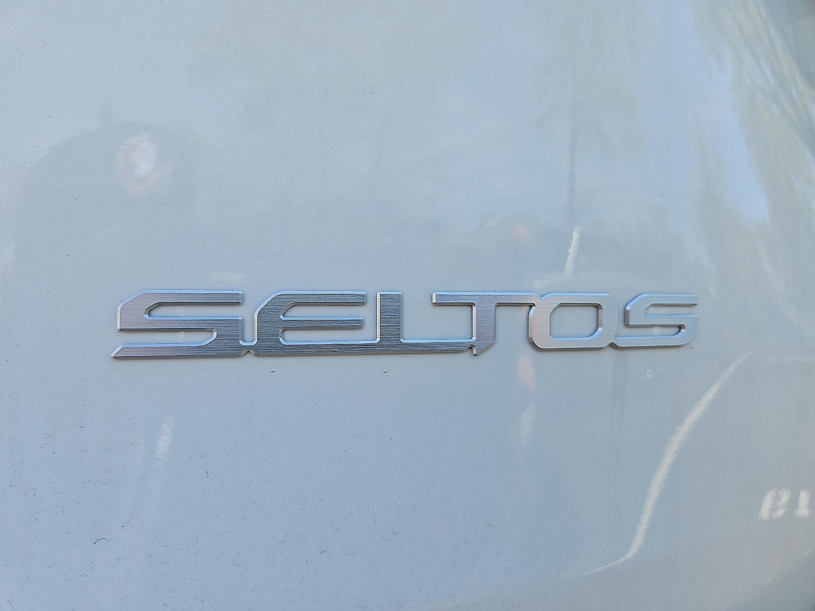 2025 Kia Seltos SX photo 15