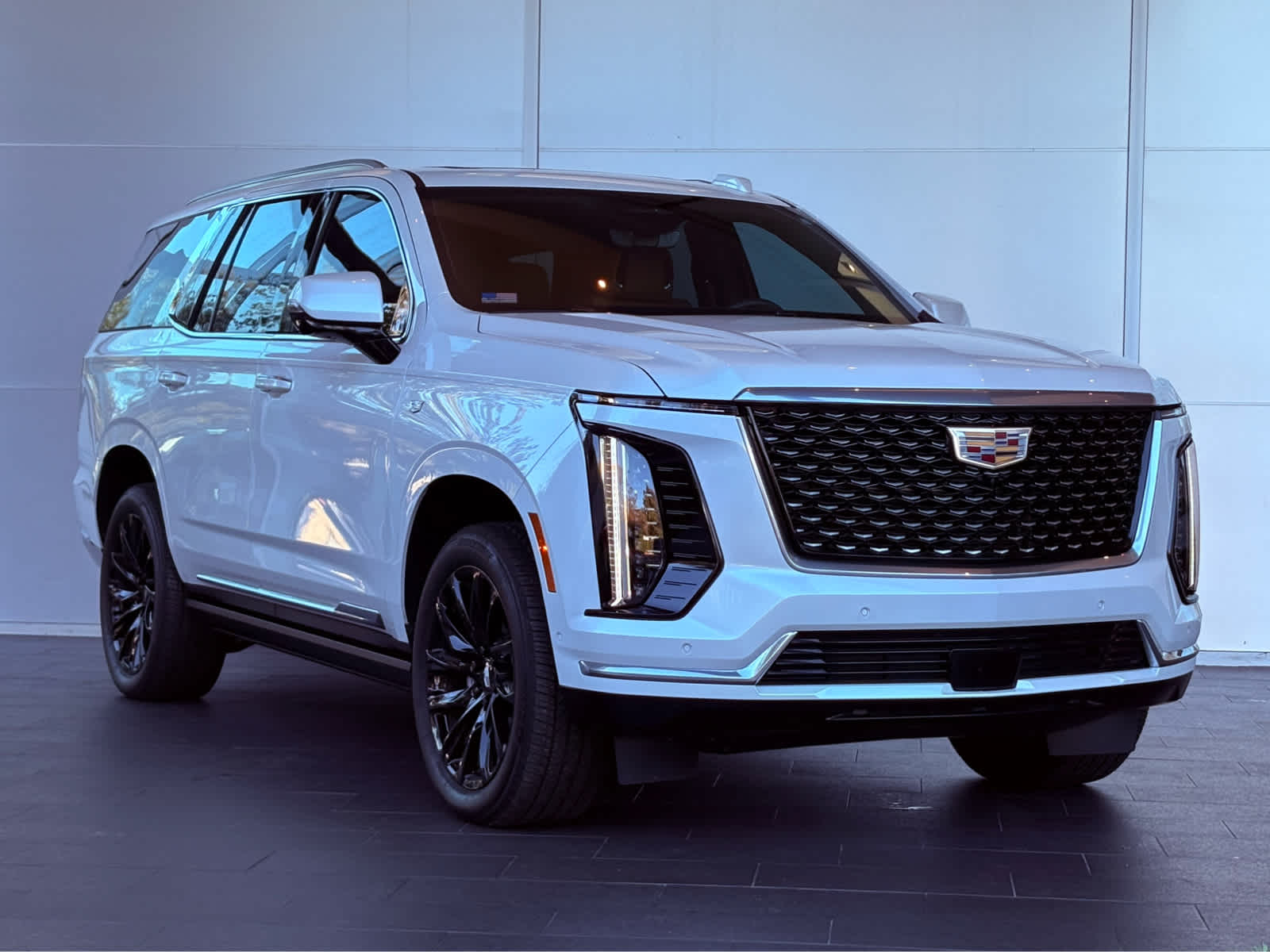 2025 Cadillac Escalade Premium Luxury photo 3