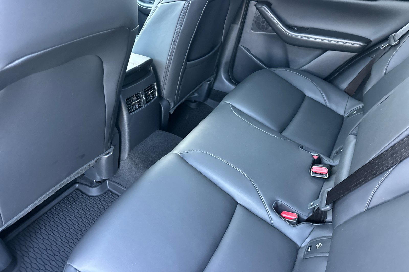 2025 Mazda CX-30 2.5 S Preferred photo 13