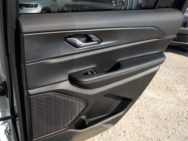 2025 Jeep Grand Cherokee Laredo Altitude photo 24