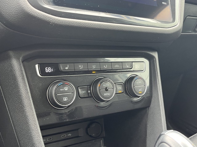 2021 Volkswagen Tiguan SE photo 35