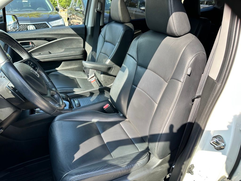 2019 Honda Pilot Touring photo 16