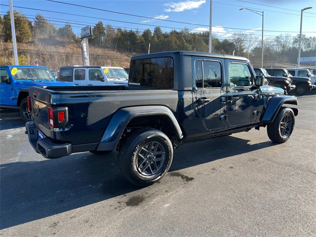 2025 Jeep Gladiator Sport photo 3