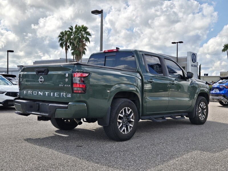 2023 Nissan Frontier SV Crew Cab photo 2