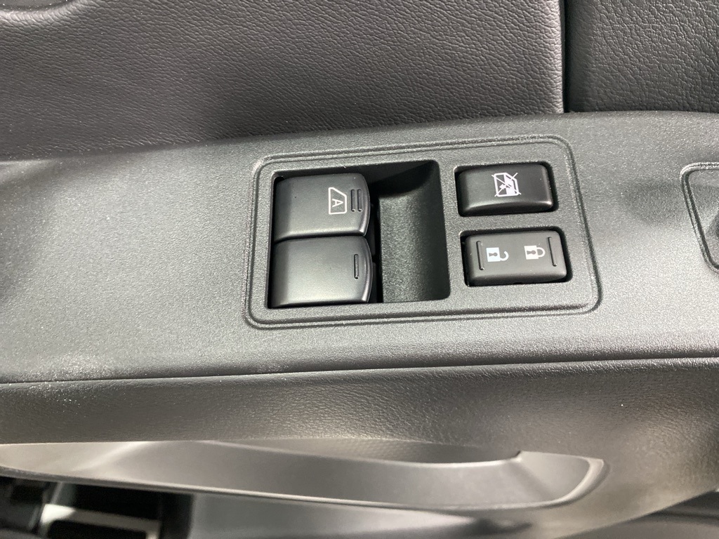 2025 Nissan Frontier SV photo 20