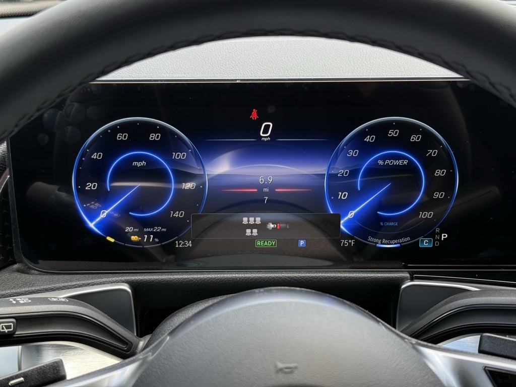 2025 Mercedes Benz EQB 300 4MATIC photo 6