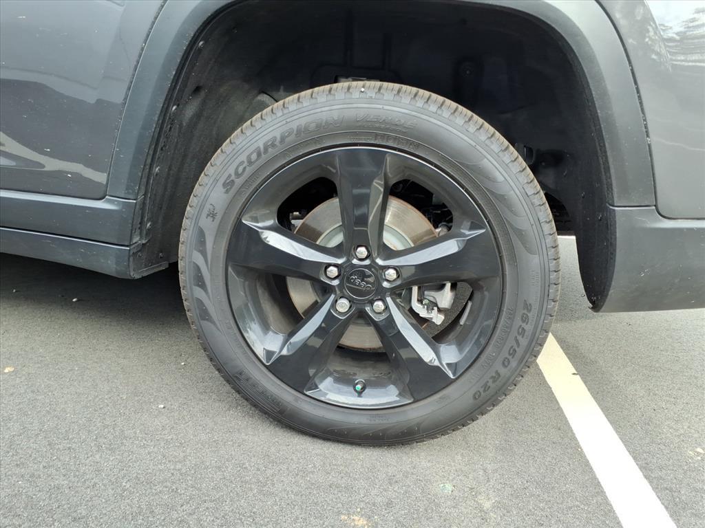 2025 Jeep Grand Cherokee Limited photo 7