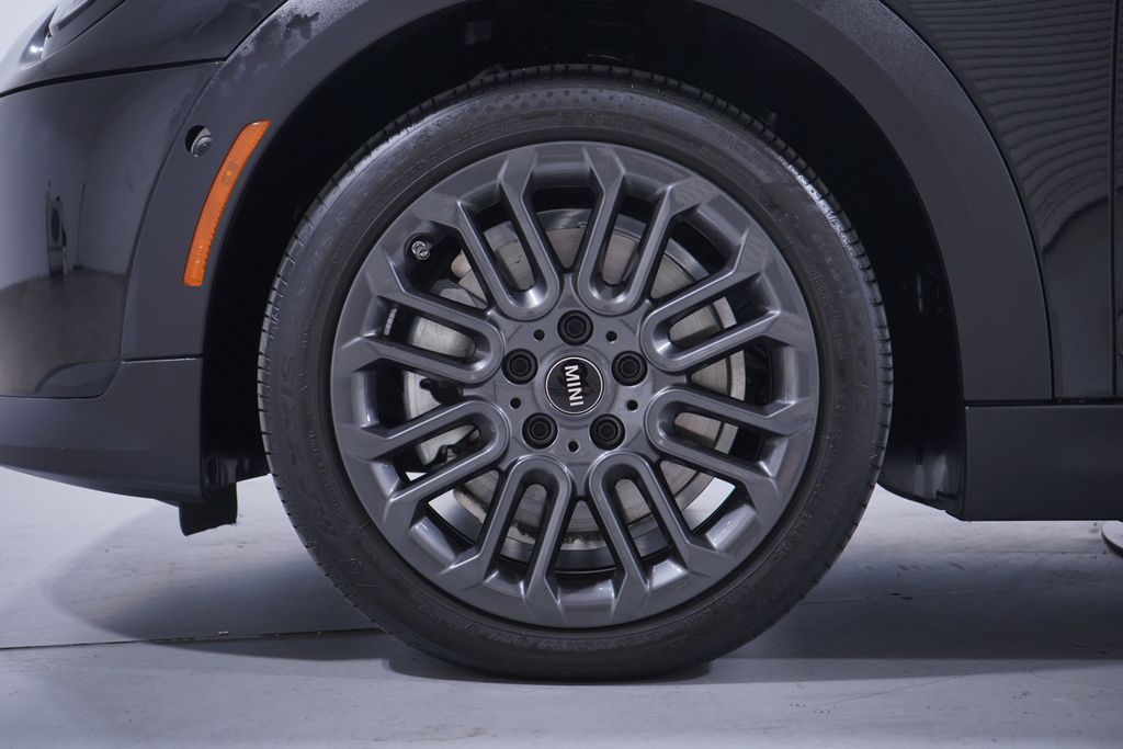 2025 Mini Cooper Signature photo 2