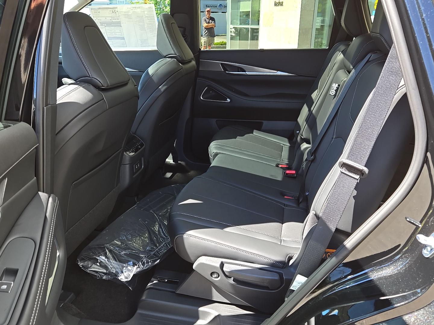 2026 Infiniti QX60 Luxe AWD photo 17