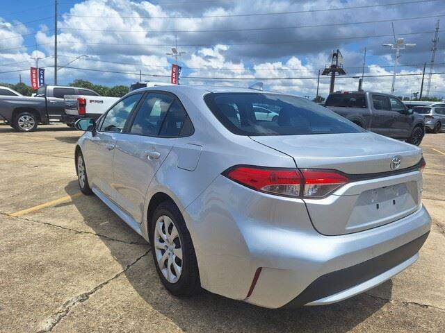 2021 Toyota Corolla LE photo 3