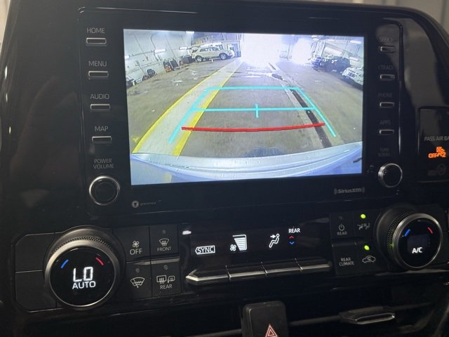 2020 Toyota Highlander L photo 16