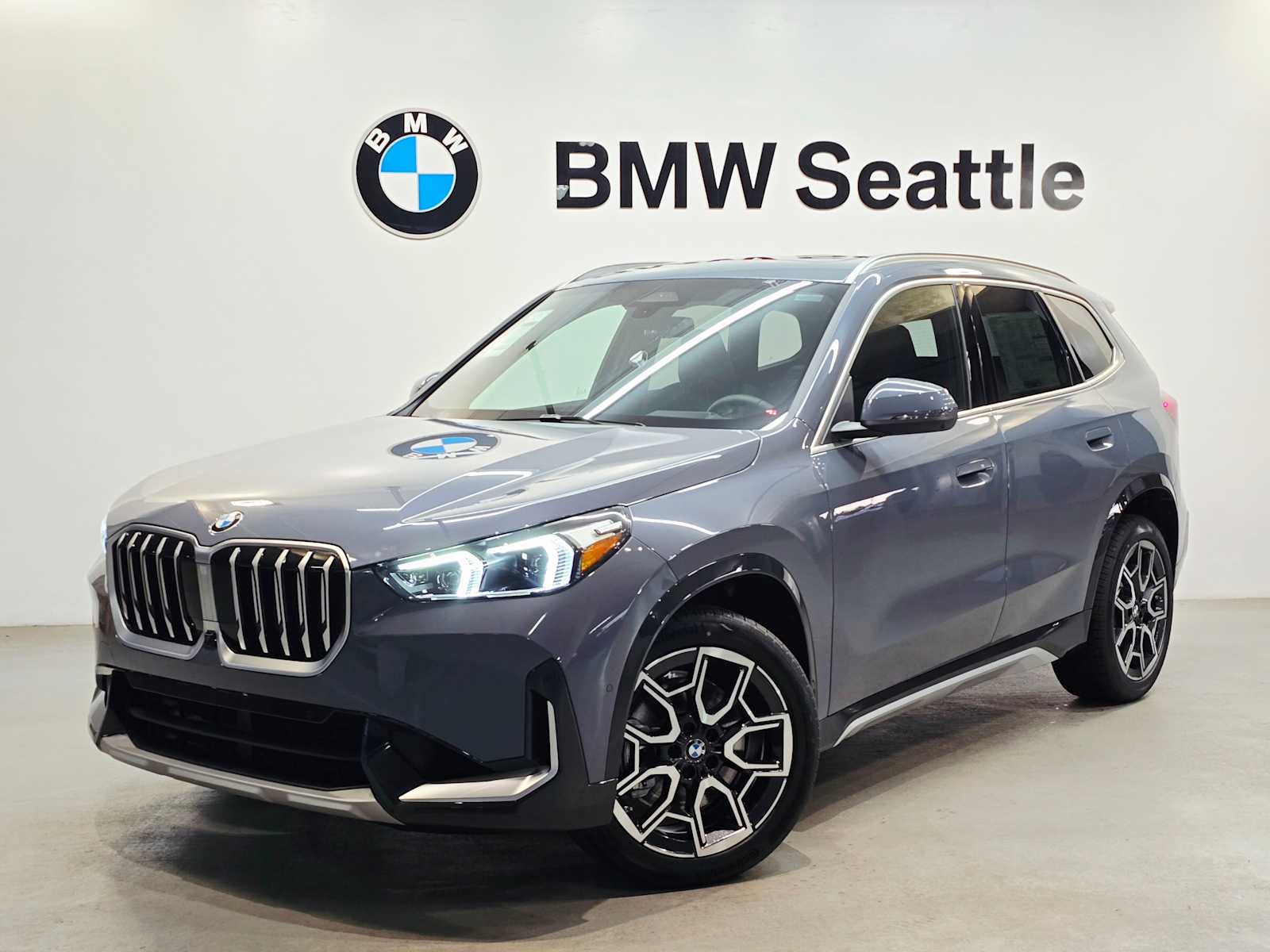 2026 BMW X1 28i's photo