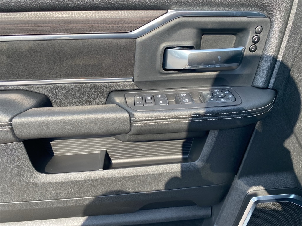 2026 Ram 2500 Laramie photo 9