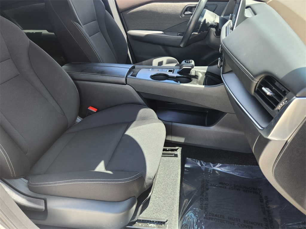 2023 Nissan Rogue S photo 19