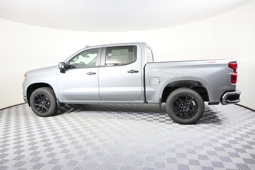 2026 Chevrolet Silverado 1500 Custom photo 2