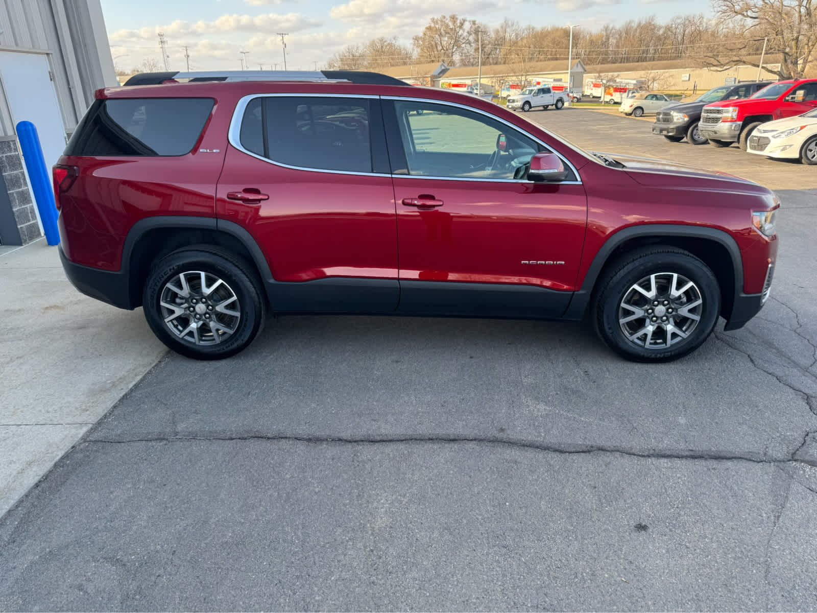 2023 Gmc Acadia SLE photo 2