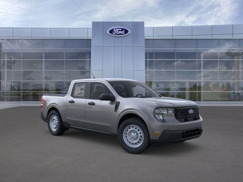 2025 Ford Maverick XL photo 3