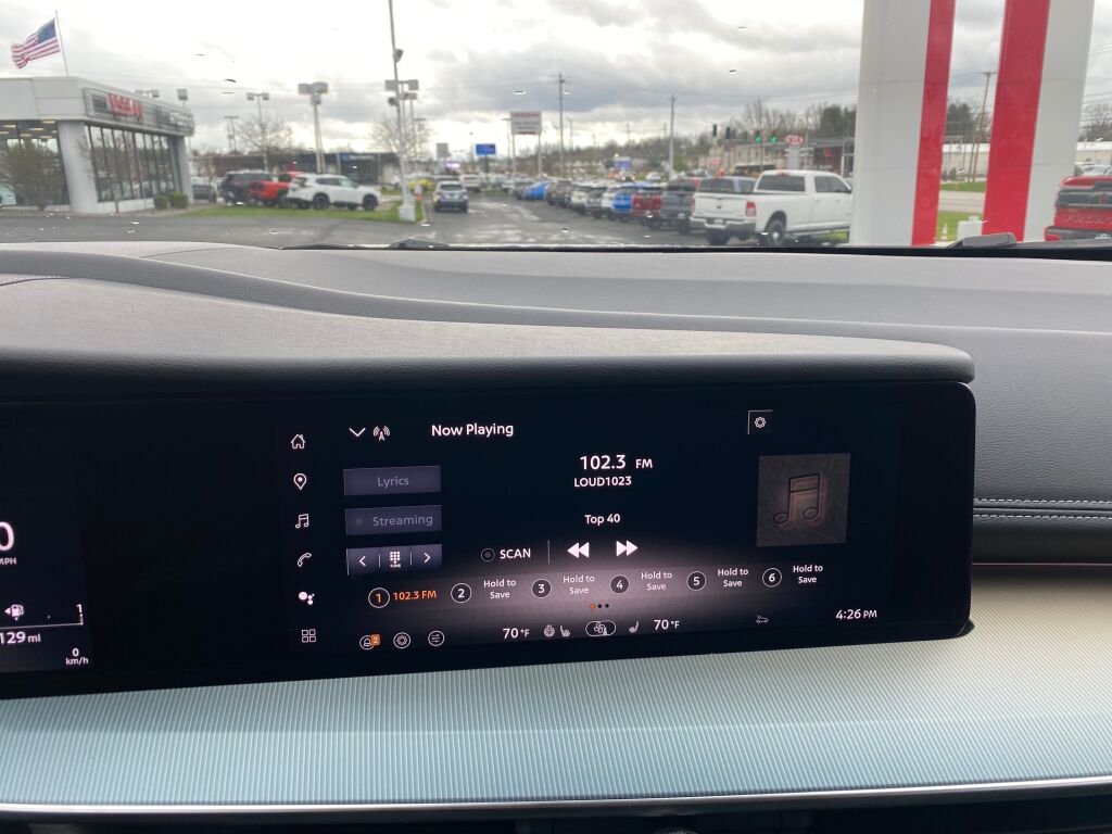 2025 Nissan Murano SL photo 12