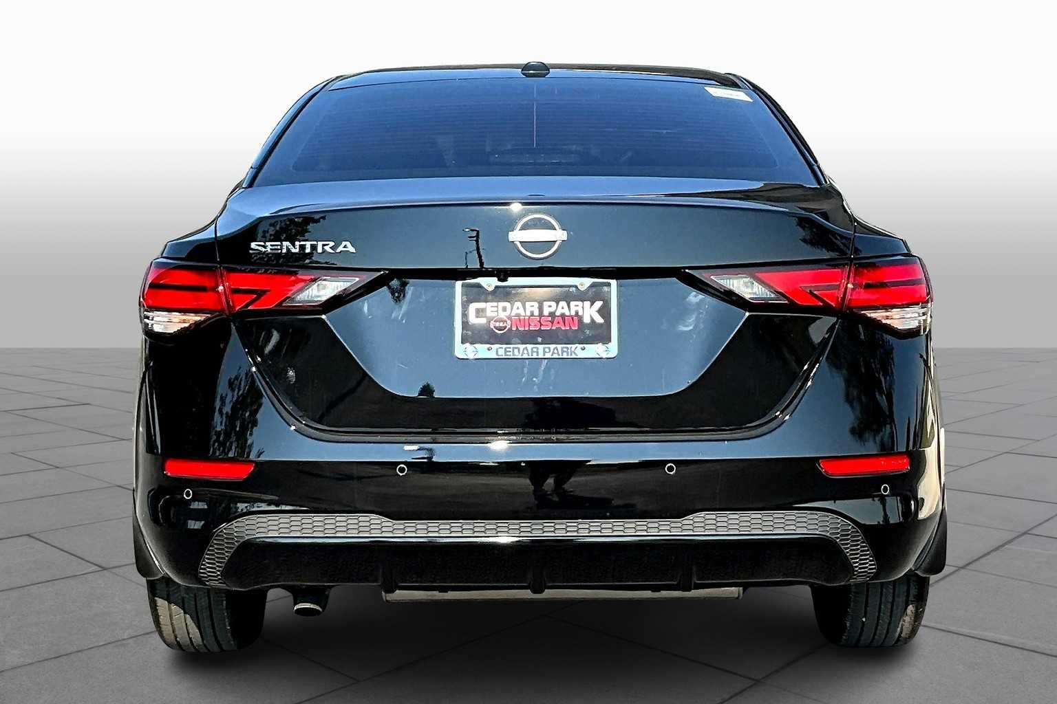 2025 Nissan Sentra SV photo 4