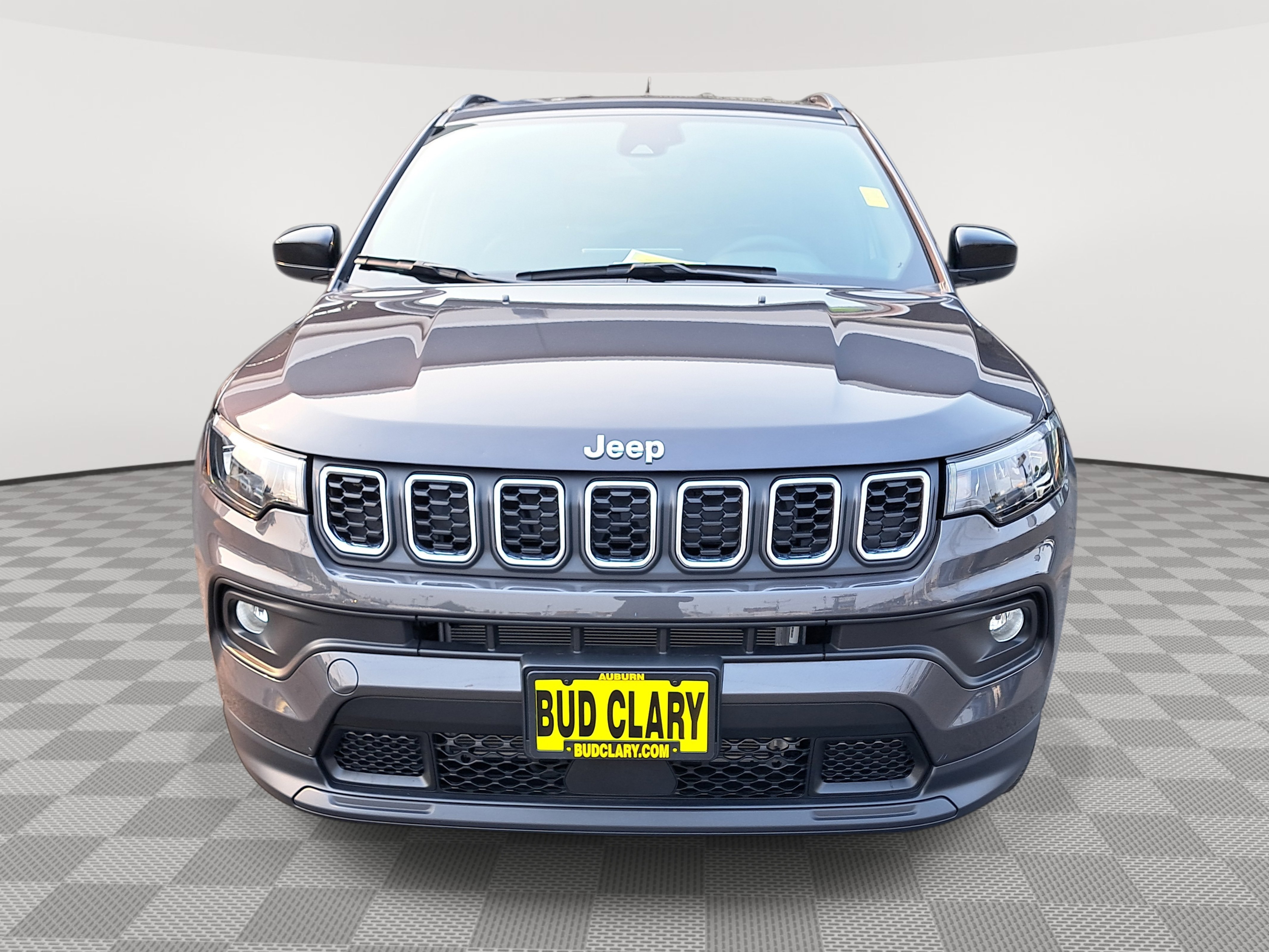 2024 Jeep Compass Latitude Lux photo 2
