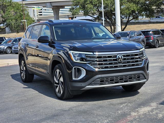 2024 Volkswagen Atlas SE Technology photo 2