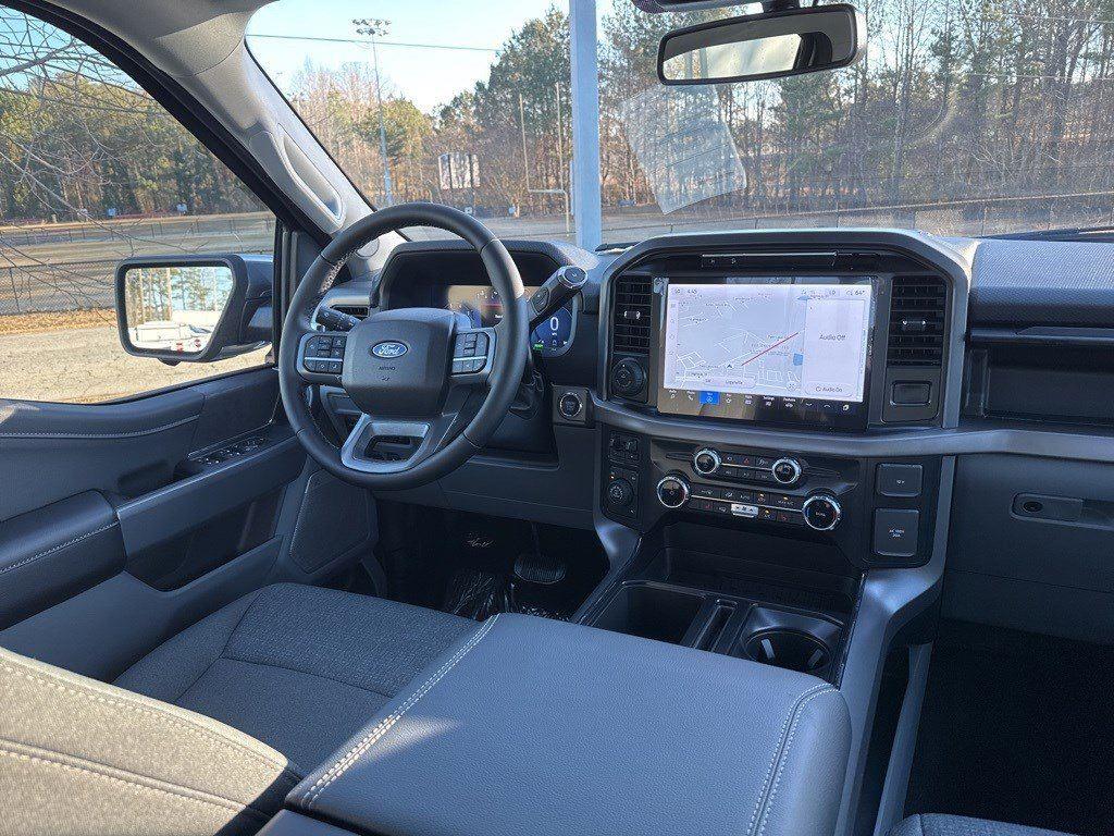 2025 Ford F-150 XLT photo 12