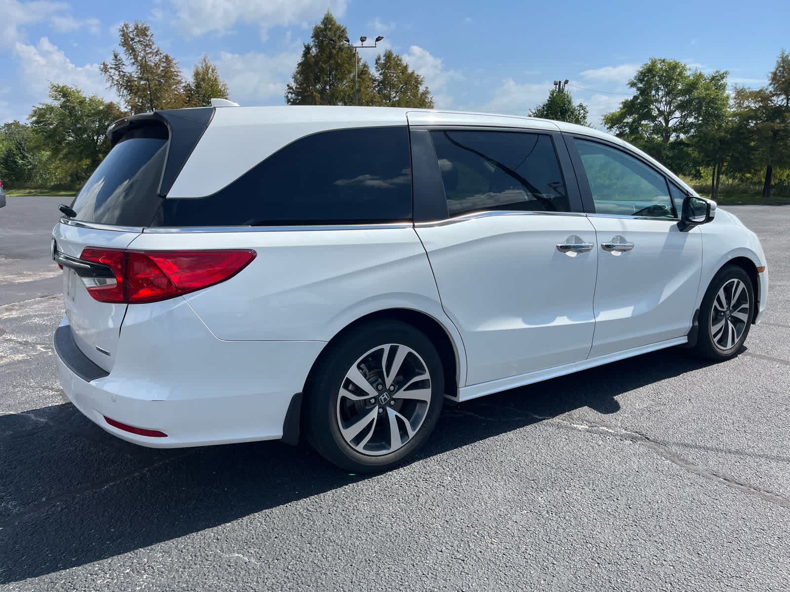 2022 Honda Odyssey Touring photo 4