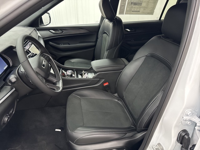 2025 Jeep Grand Cherokee Altitude X photo 4