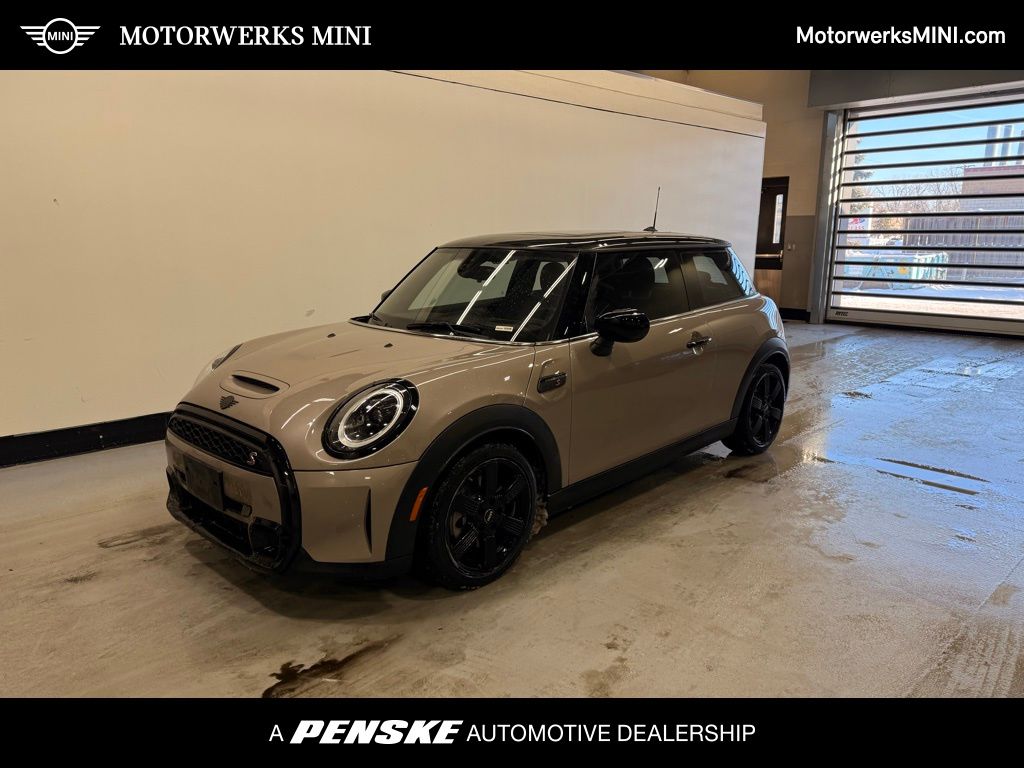 2024 MINI Hardtop 2 Door S's photo
