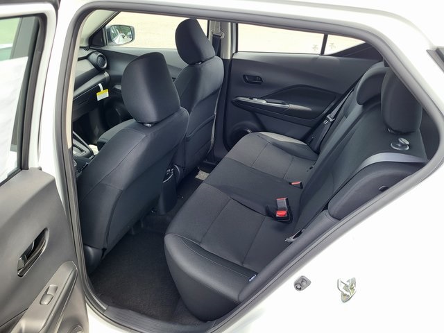 2025 Nissan Kicks Play S photo 13