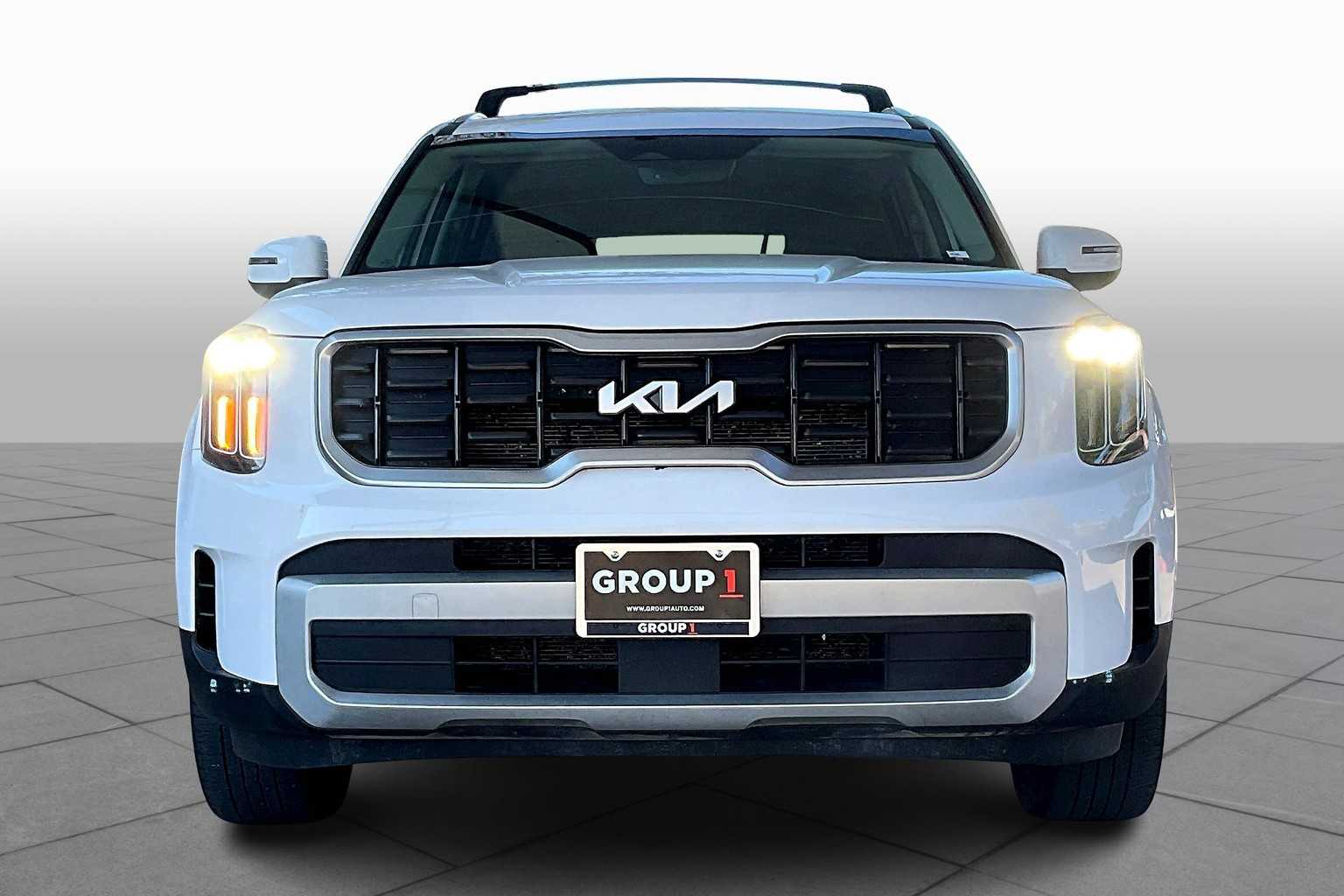 2024 Kia Telluride S photo 3